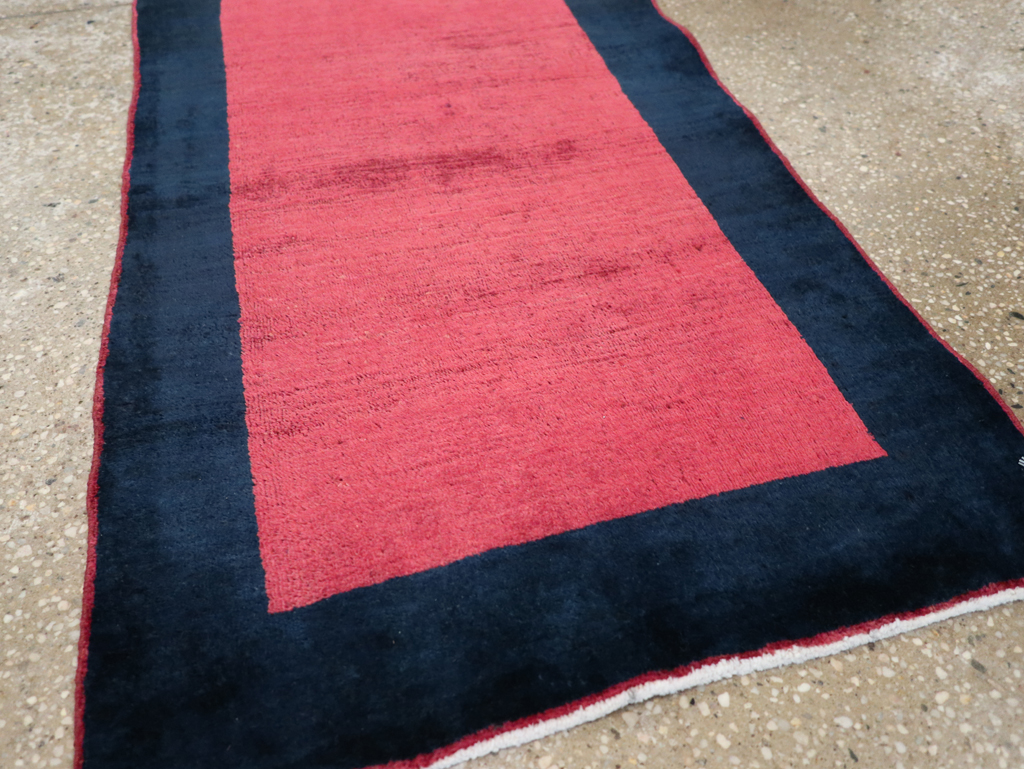 Vintage Persian Mahal Rug, No.28430 - Staging