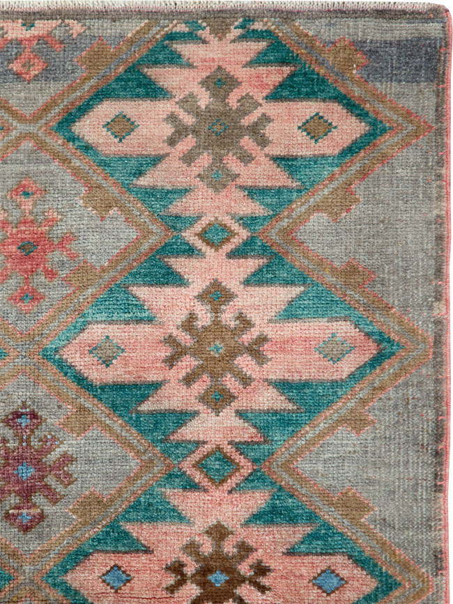 Vintage Anatolian Rug, No.28489 - Staging