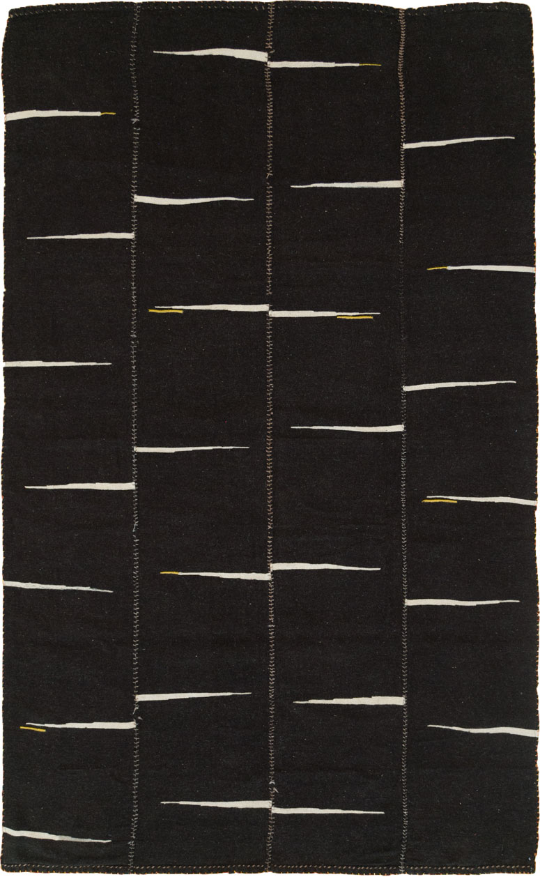 Contemporary Persian Flatweave Kilim Accent Rug, No.28542 - Staging