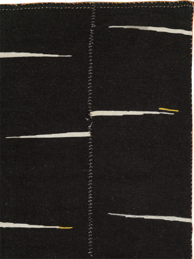 Contemporary Persian Flatweave Kilim Accent Rug, No.28542 - Staging