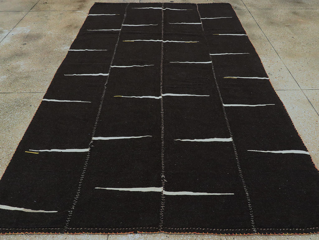 Contemporary Persian Flatweave Kilim Accent Rug, No.28542 - Staging