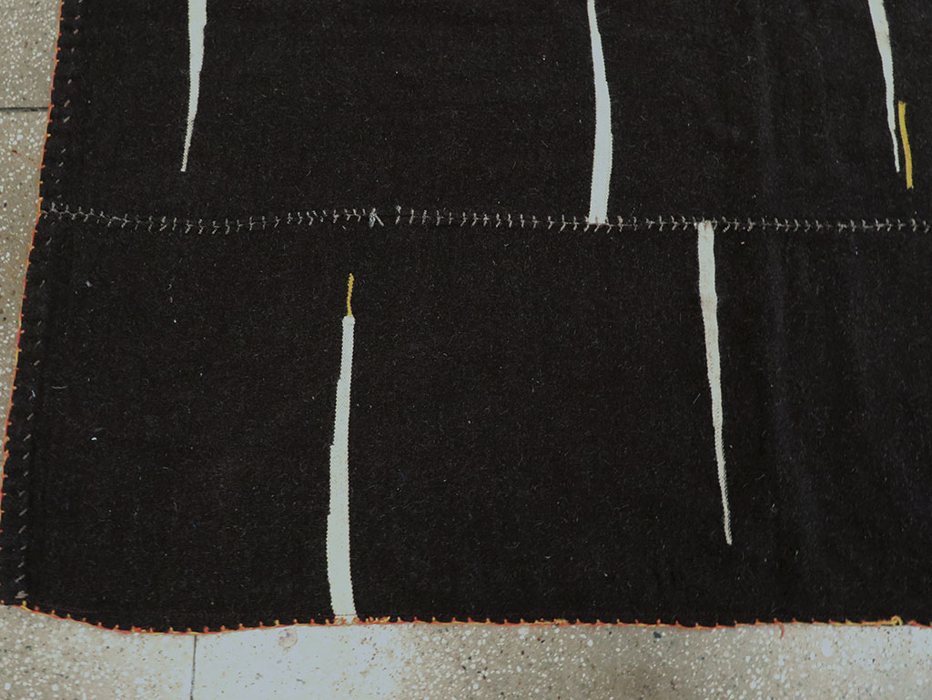 Contemporary Persian Flatweave Kilim Accent Rug, No.28542 - Staging