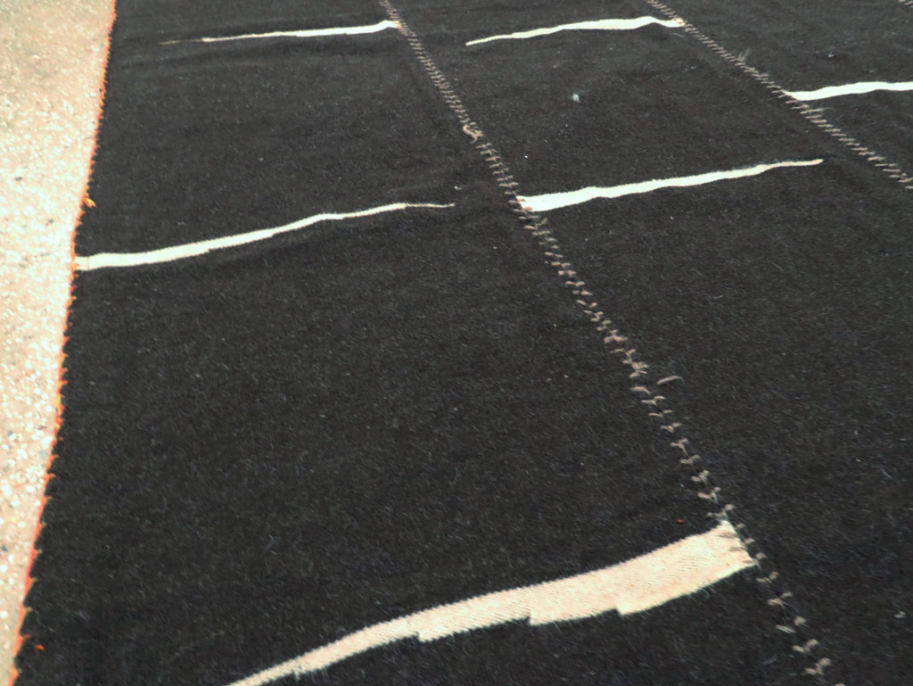 Contemporary Persian Flatweave Kilim Room Size Carpet, No.28561 - Staging