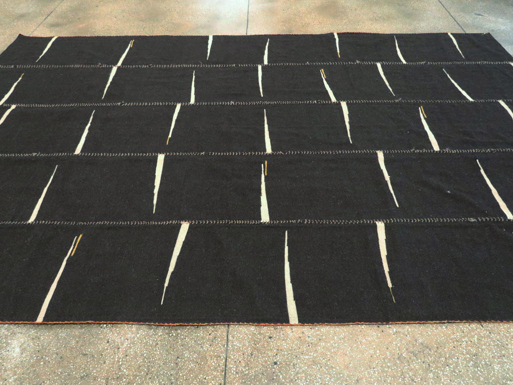 Contemporary Persian Flatweave Kilim Room Size Carpet, No.28561 - Staging