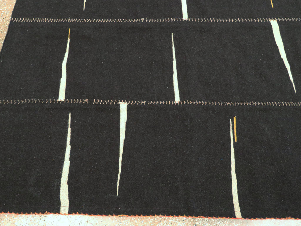 Contemporary Persian Flatweave Kilim Room Size Carpet, No.28561 - Staging