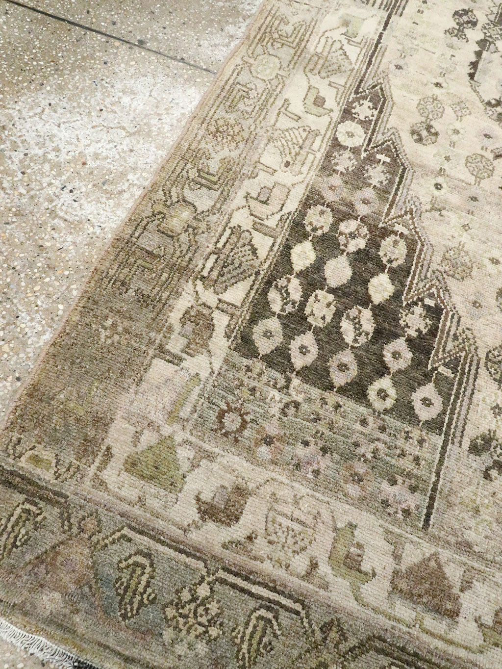 Vintage Persian Malayer Accent Rug, No.28628 - Staging