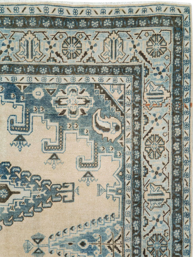 Vintage Persian Veece Accent Carpet, No.28843 - Staging