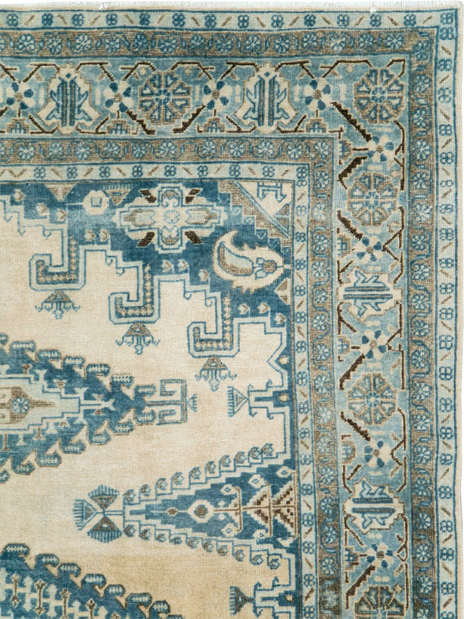 Vintage Persian Veece Accent Carpet, No.28843 - Staging