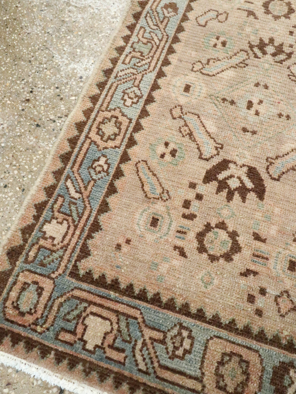 Vintage Persian Malayer Throw Rug, No.28866 - Staging