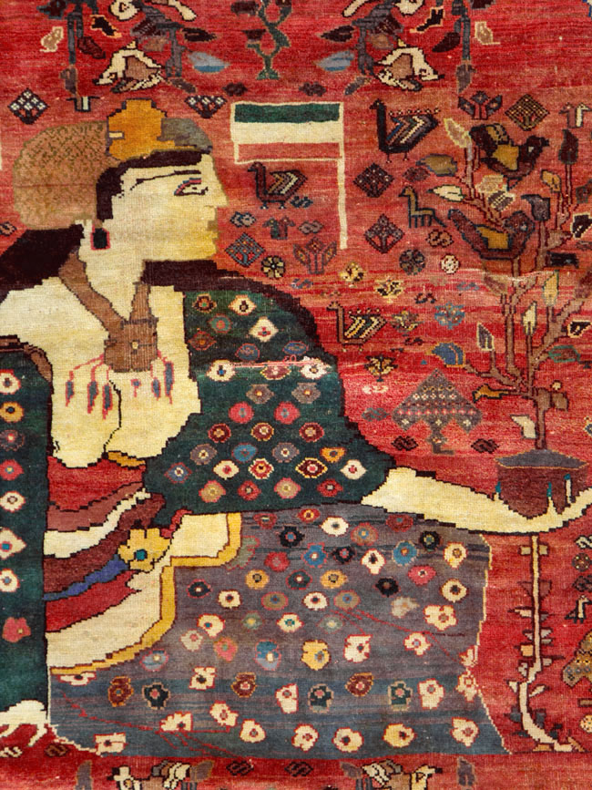 Vintage Persian Shiraz Pictorial Accent Carpet, No.28873 - Staging