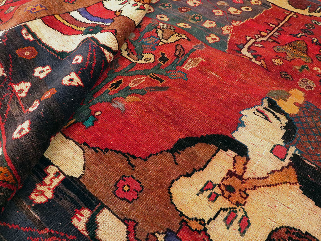 Vintage Persian Shiraz Pictorial Accent Carpet, No.28873 - Staging