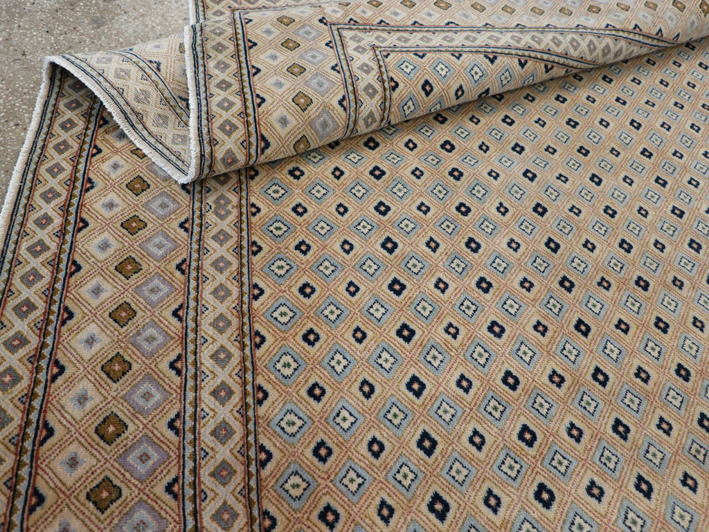 Vintage Persian Kashan Room Size Carpet, No.28918 - Staging