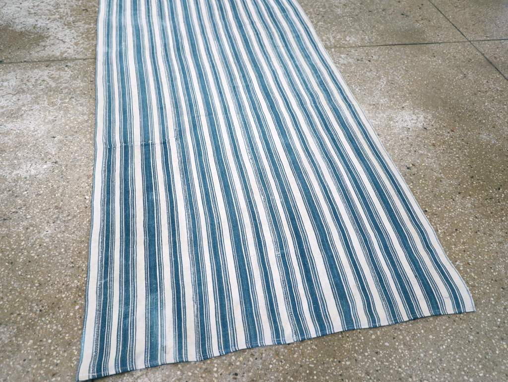 Vintage Persian Flatweave Kilim Throw Rug, No.28923 - Staging