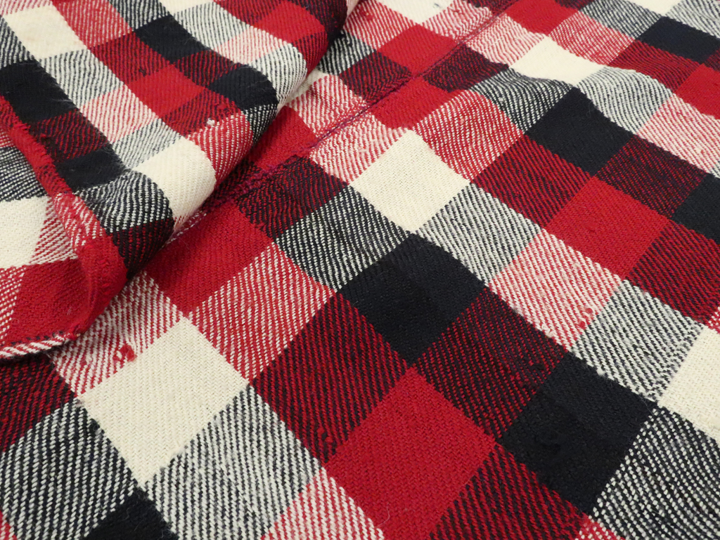 Vintage Persian Square Textile, No.28962 - Staging