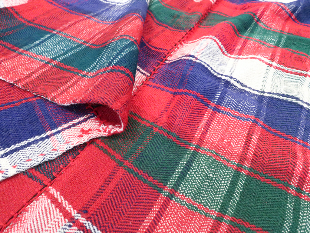 Vintage Persian Textile, No.29001 - Staging