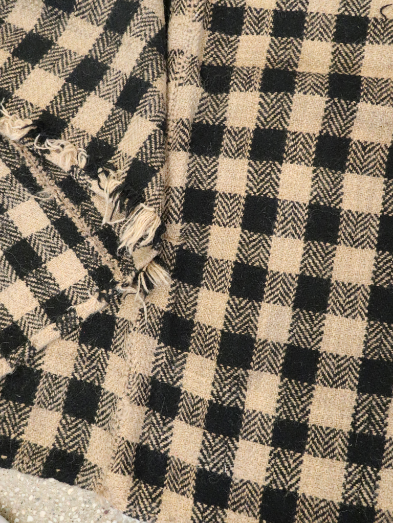 Vintage Persian Textile, No.29016 - Staging