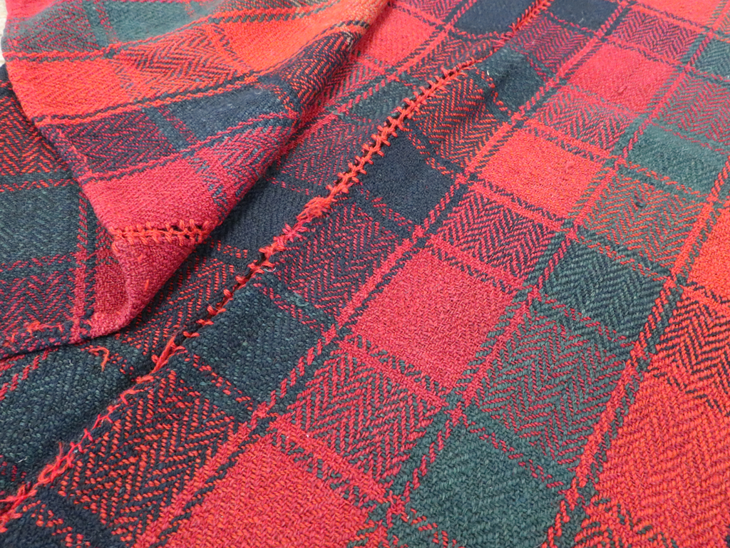 Vintage Persian Textile, No.29018 - Staging