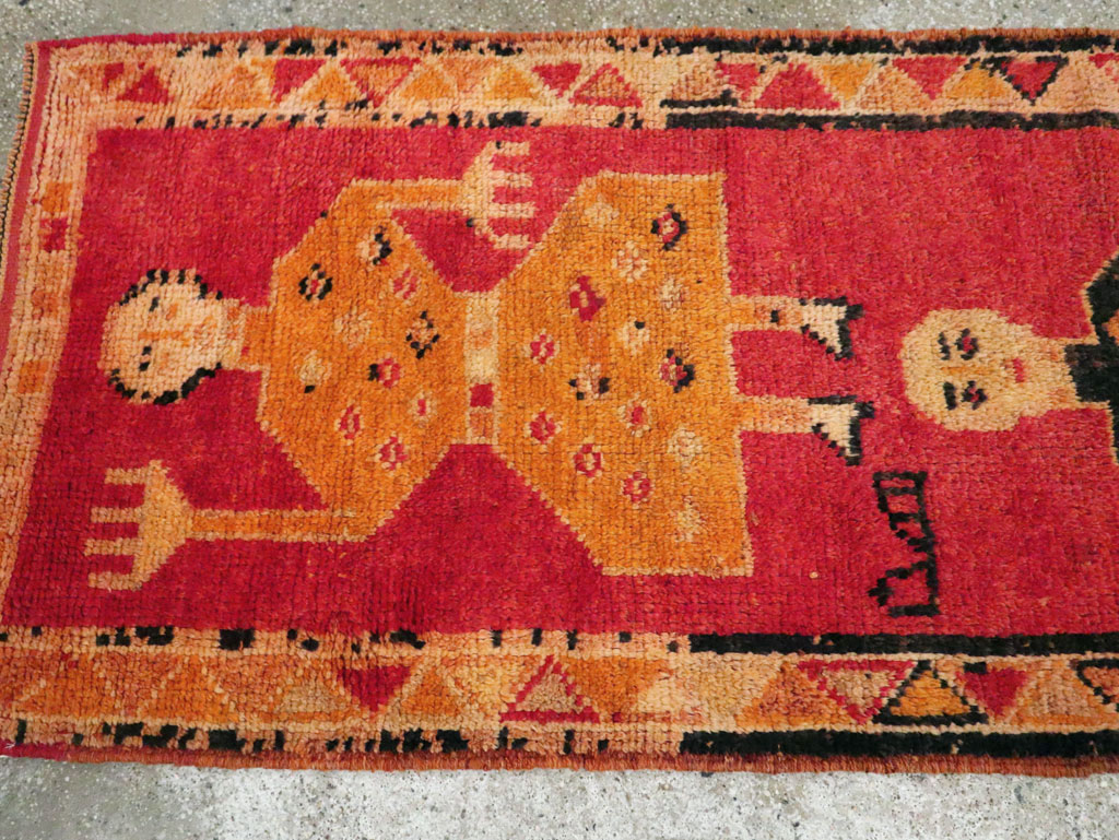 Vintage Turkish Anatolian Pictorial Runner, No.29102 - Staging