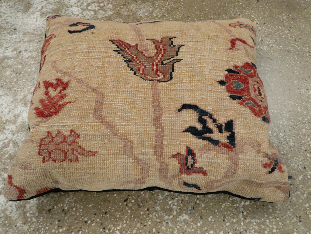 Antique Persian Serapi Pillow, No.29134 - Staging