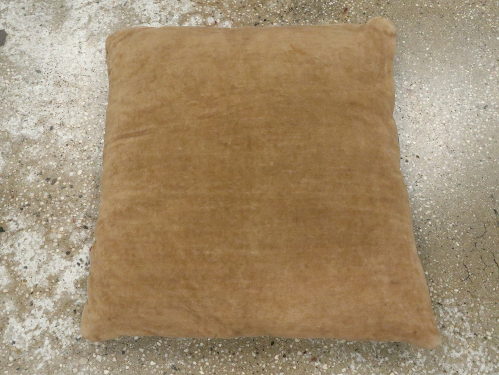 Antique Persian Bakshaish Pillow, No.29138 - Staging