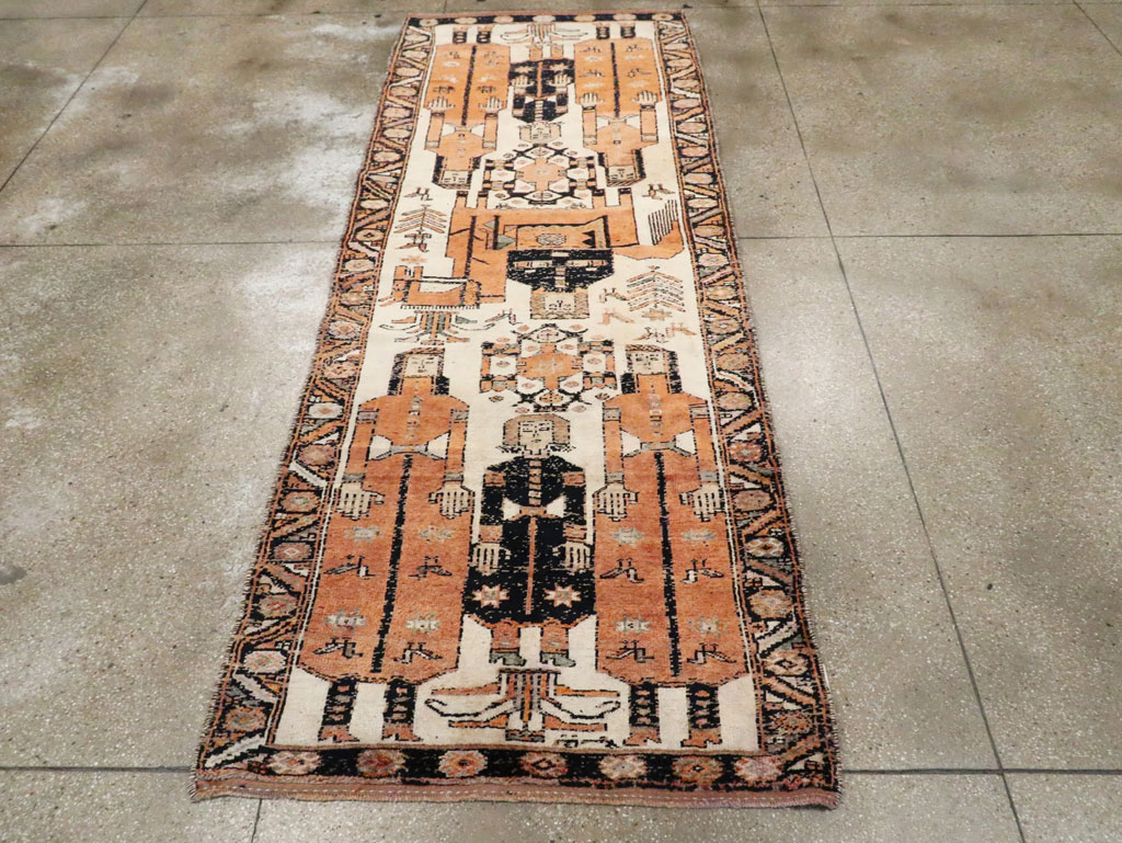 Vintage Persian Bakhtiari Pictorial Rug, No.29171 - Staging