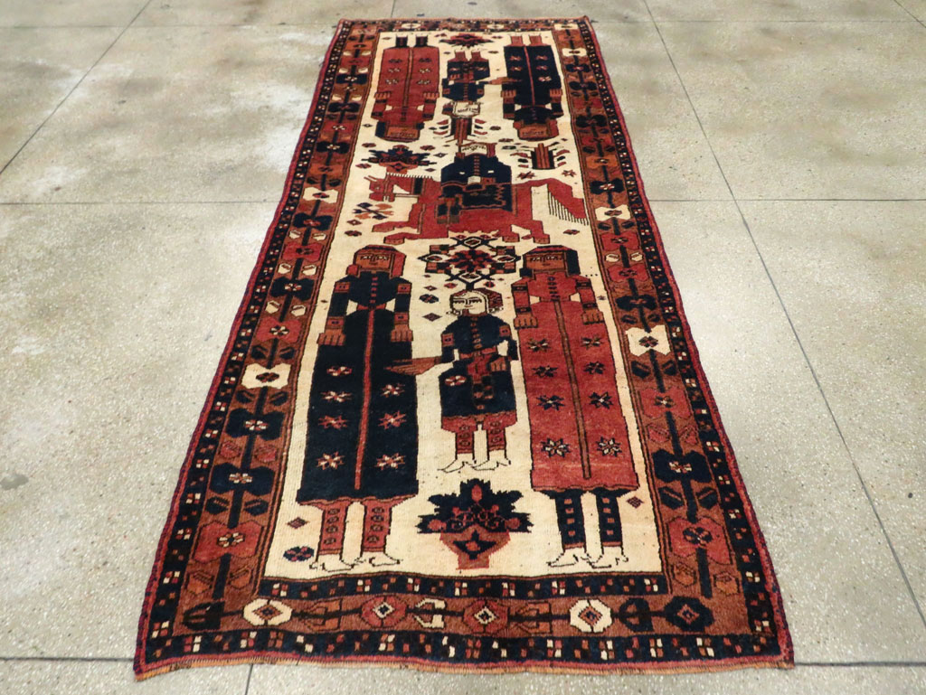 Vintage Persian Bakhtiari Pictorial Rug, No.29172 - Staging