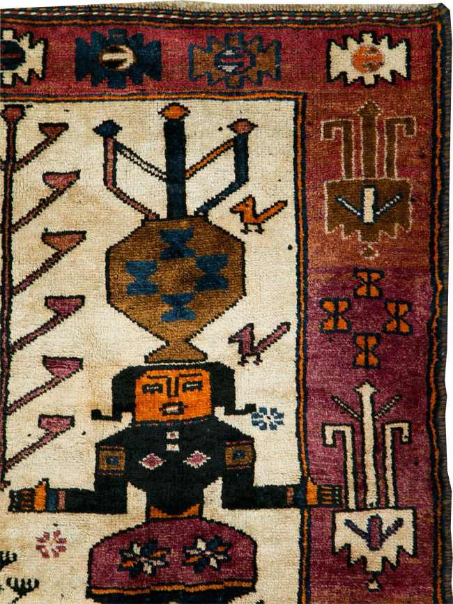 Vintage Bakhtiari Pictorial Rug, No.29174 - Staging