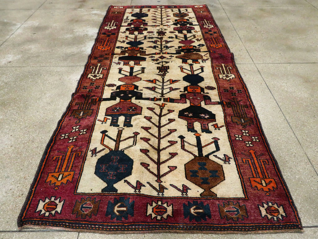 Vintage Bakhtiari Pictorial Rug, No.29174 - Staging