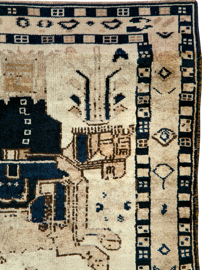 Vintage Persian Bakhtiari Pictorial Rug, No.29177 - Staging