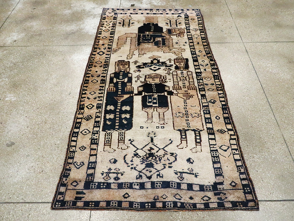 Vintage Persian Bakhtiari Pictorial Rug, No.29177 - Staging
