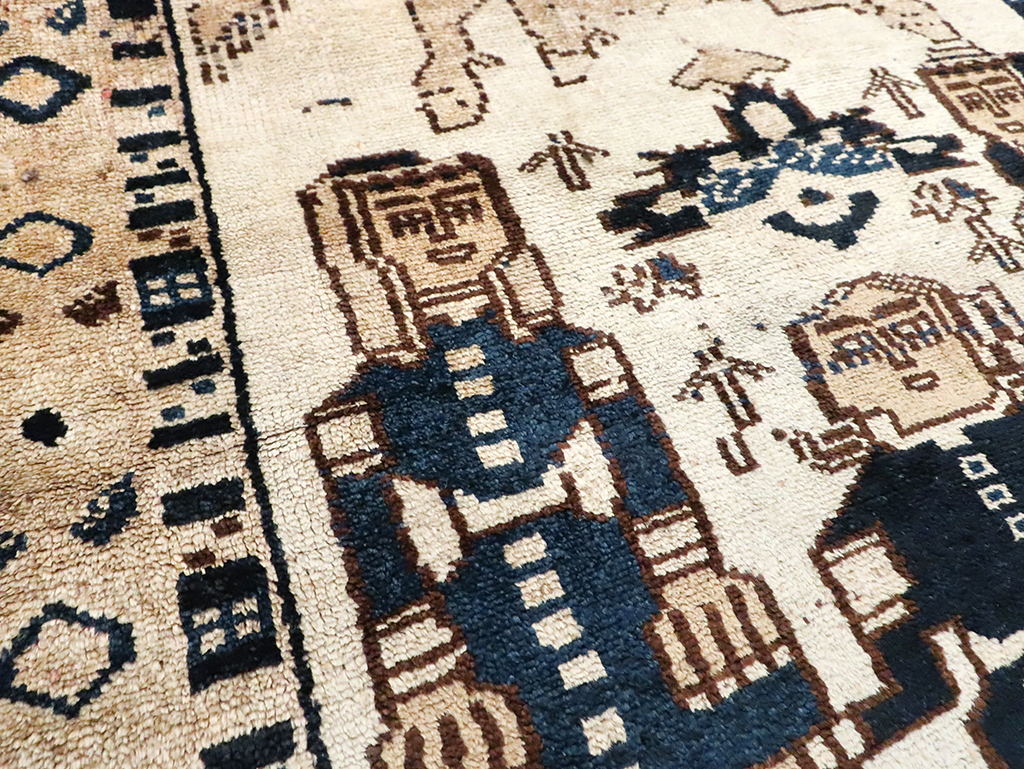 Vintage Persian Bakhtiari Pictorial Rug, No.29177 - Staging