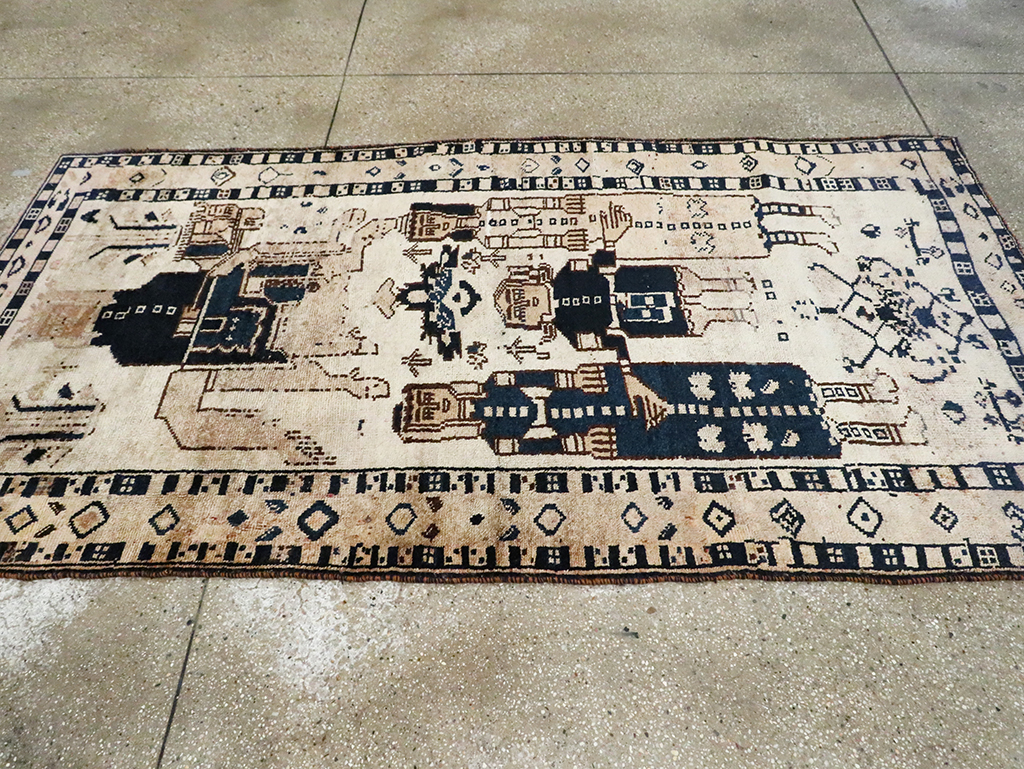 Vintage Persian Bakhtiari Pictorial Rug, No.29177 - Staging