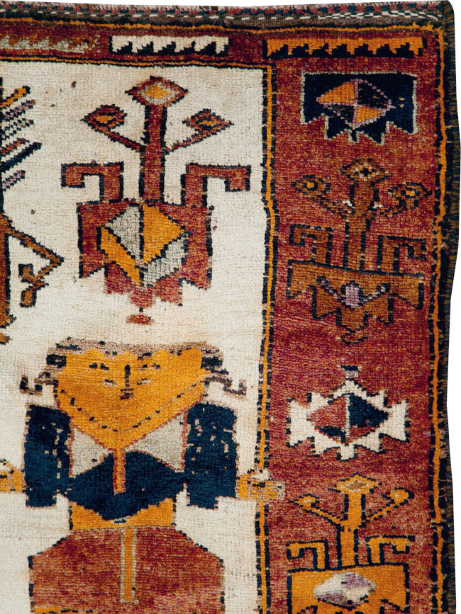 Vintage Persian Bakhtiari Pictorial Accent Rug, No.29181 - Staging