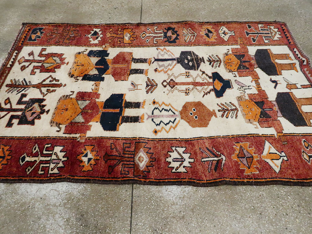 Vintage Persian Bakhtiari Pictorial Accent Rug, No.29181 - Staging