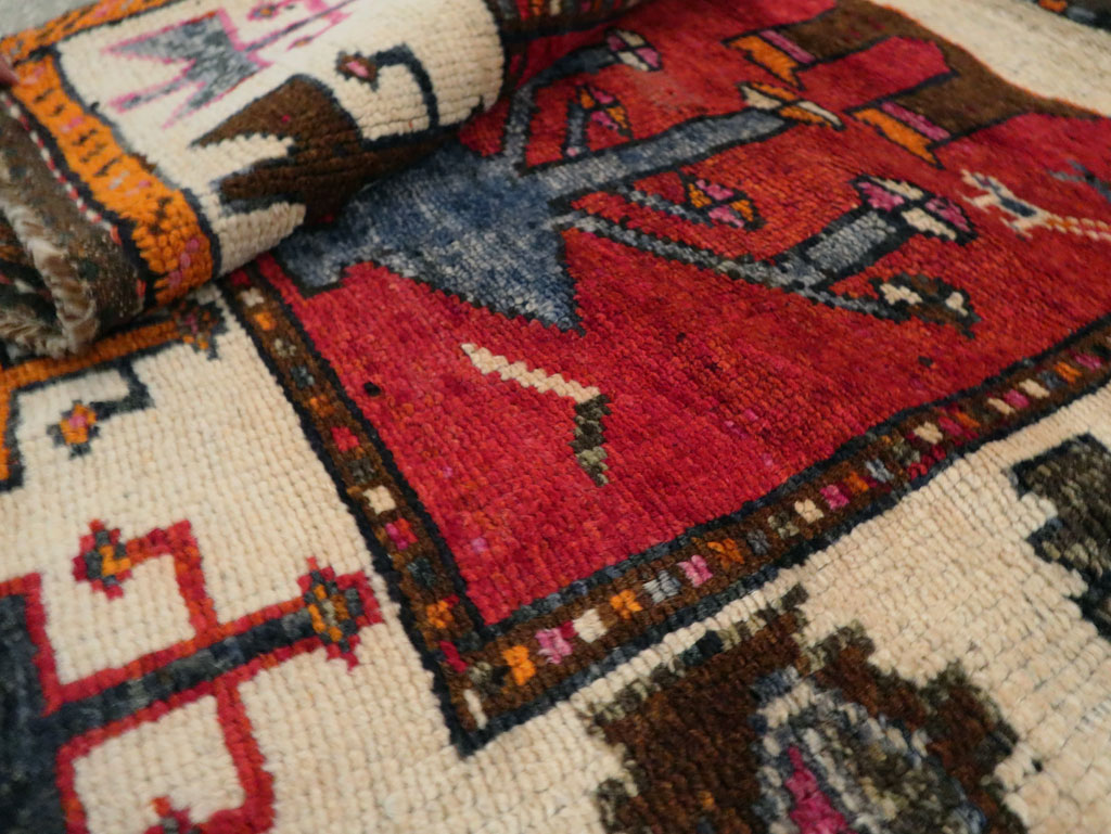 Vintage Persian Pictorial Bakhtiari Rug, No.29188 - Staging