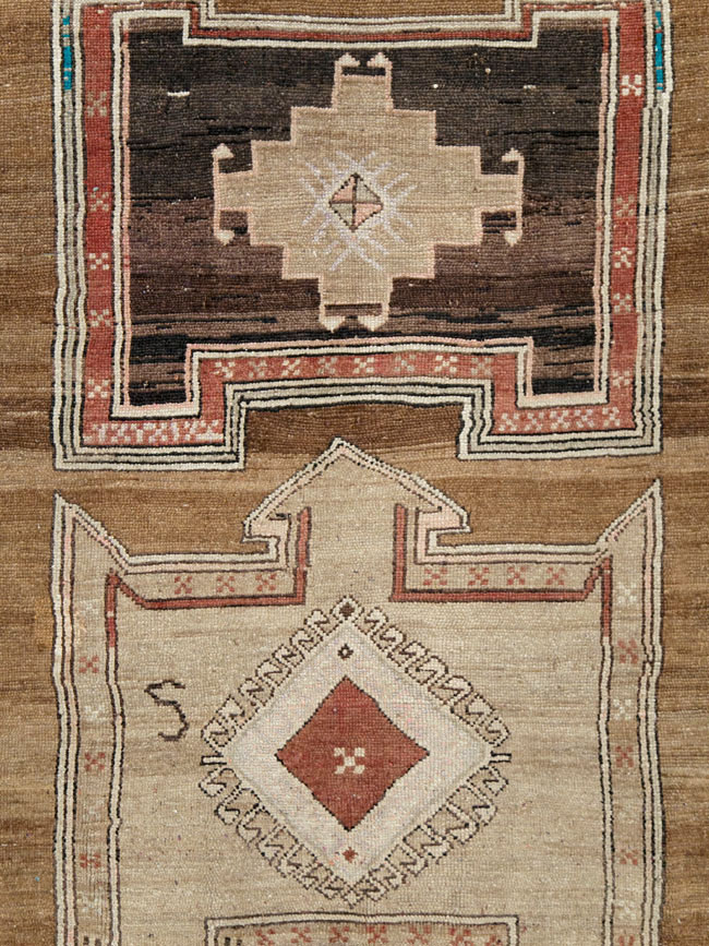 Vintage Turkish Anatolian Room Size Carpet, No.29217 - Staging