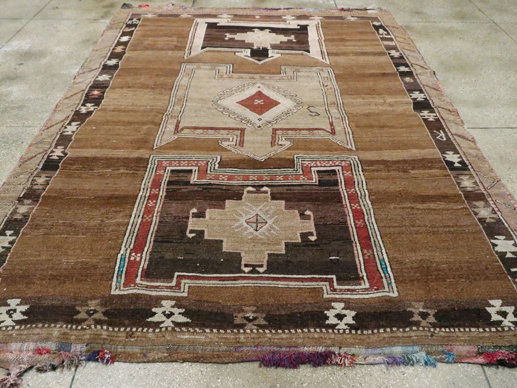 Vintage Turkish Anatolian Room Size Carpet, No.29217 - Staging