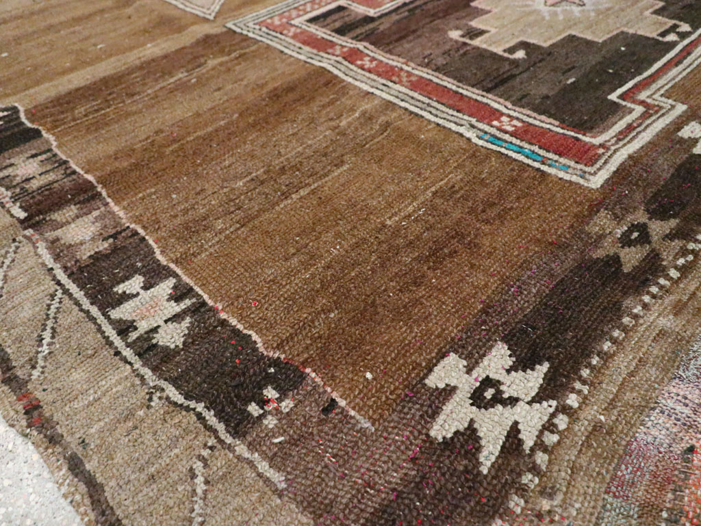 Vintage Turkish Anatolian Room Size Carpet, No.29217 - Staging