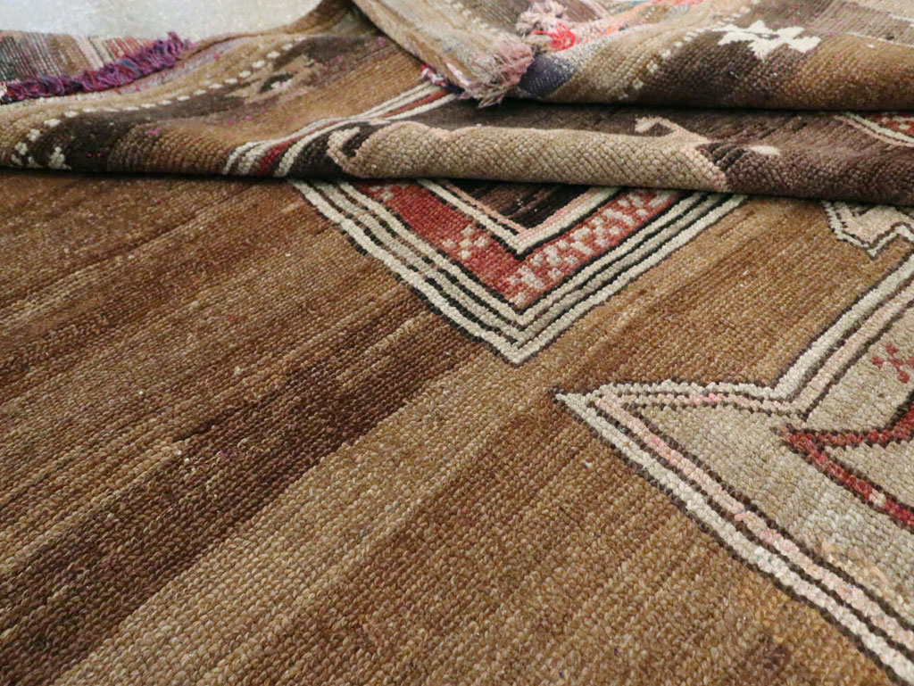 Vintage Turkish Anatolian Room Size Carpet, No.29217 - Staging