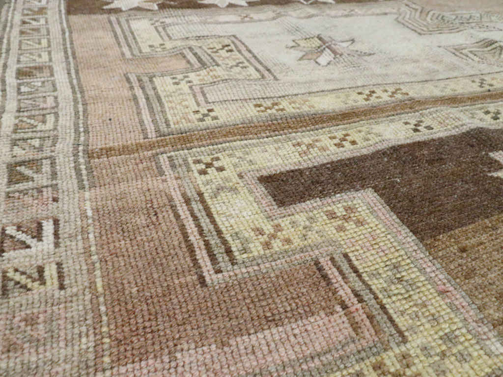 Vintage Anatolian Gallery Carpet, No.29221 - Staging