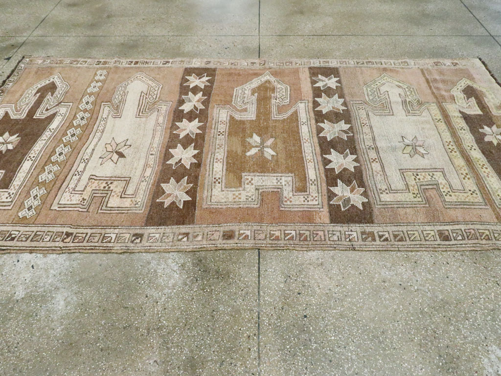 Vintage Anatolian Gallery Carpet, No.29221 - Staging