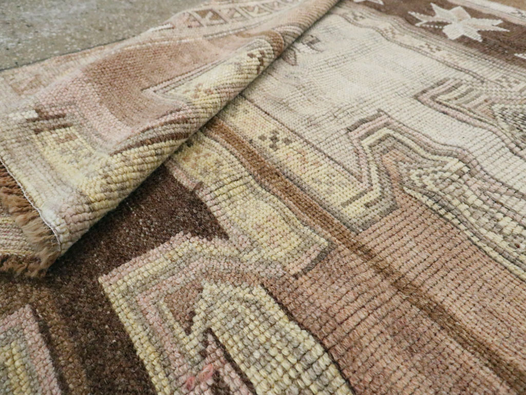 Vintage Anatolian Gallery Carpet, No.29221 - Staging