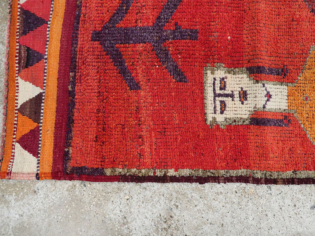 Vintage Turkish Anatolian Pictorial Runner, No.29231 - Staging