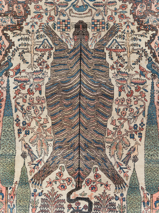 Antique Sarouk Farahan Pictorial Rug, No.29250 - Staging