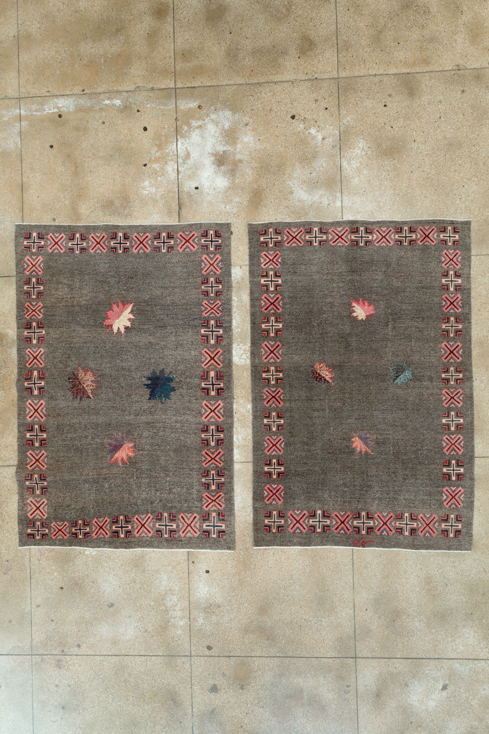 Vintage Persian Art Deco Mashad Accent Rug (Pair: 1 of 2), No.29297 - Staging