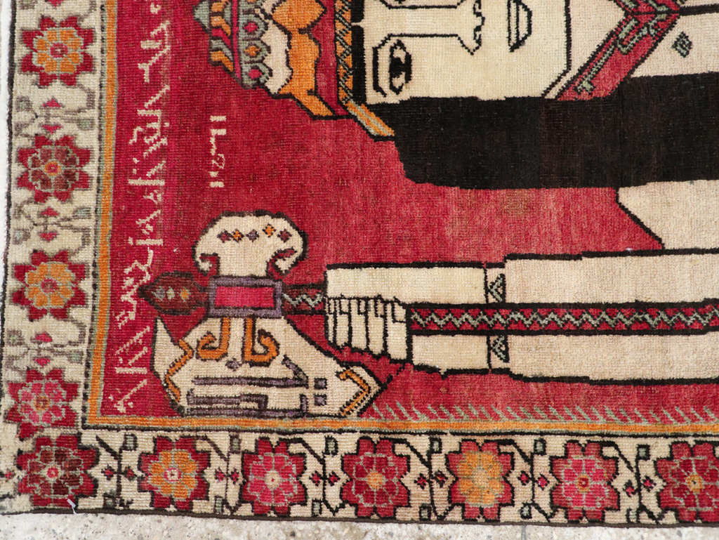 Vintage Persian Shiraz Pictorial Throw Rug, No.29304 - Staging