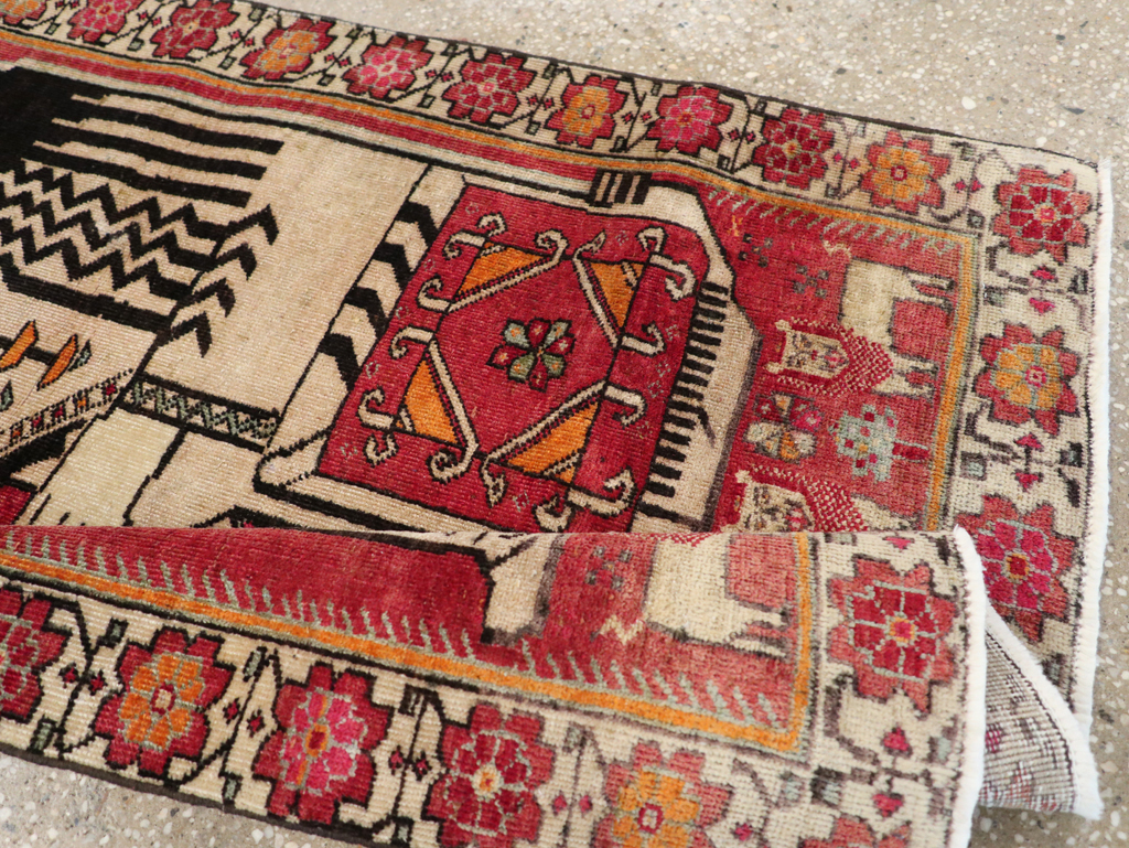 Vintage Persian Shiraz Pictorial Throw Rug, No.29304 - Staging