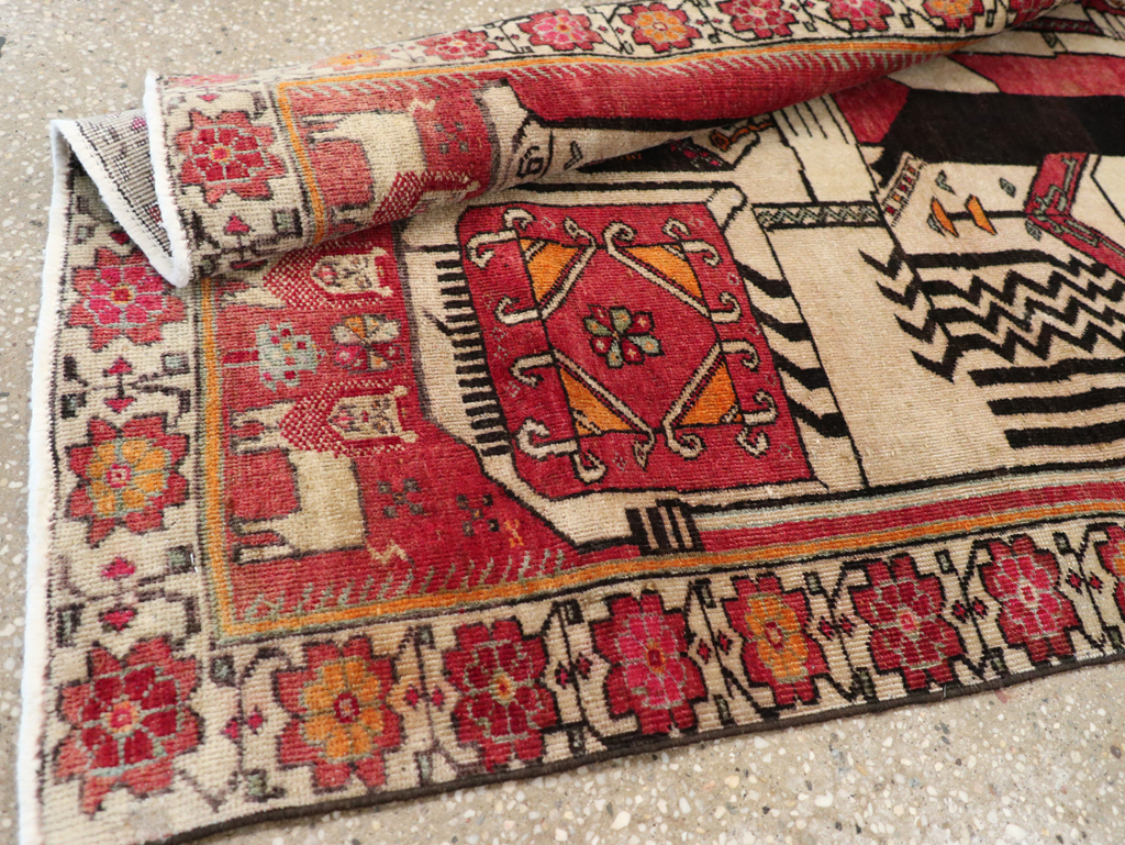 Vintage Persian Shiraz Pictorial Throw Rug, No.29304 - Staging