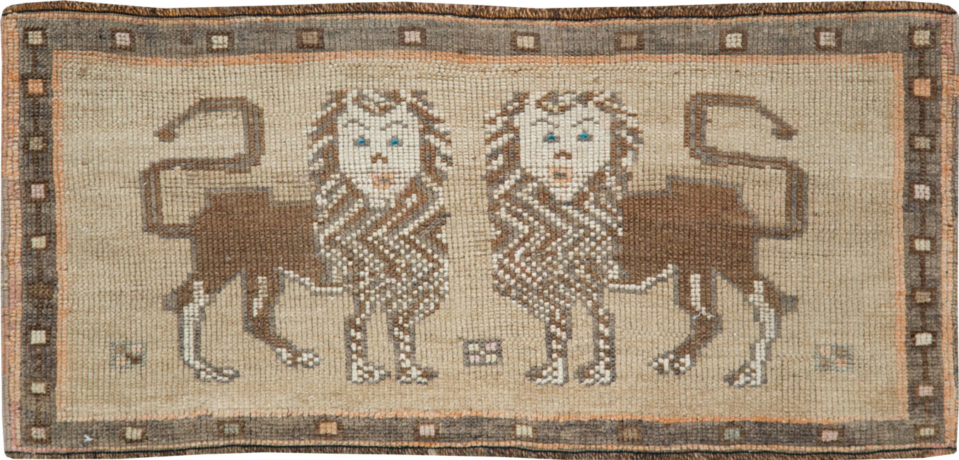 Vintage Turkish Anatolian Pictorial Throw Rug (Pair: 1 of 2), No.29314 - Staging