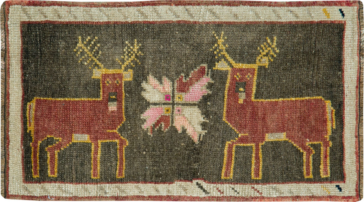 Vintage Anatolian Pictorial Rug, No.29315 - Staging